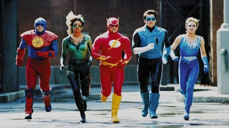 1997 yapımı başarısız bir yapım sayılacak live action serisinde karşımıza tekrar çıkıyor. Atom'dan çok bir Rugby oyuncusu gibi değil mi